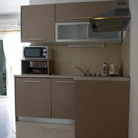 Srima Apartament *