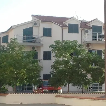 Διαμέρισμα Srima *